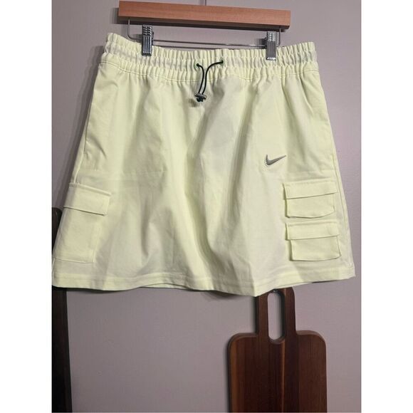 Nike Neon Yellow Sportswear Swoosh Cargo Woven Utility Skirt Size Medium NWT - Picture 1 of 6